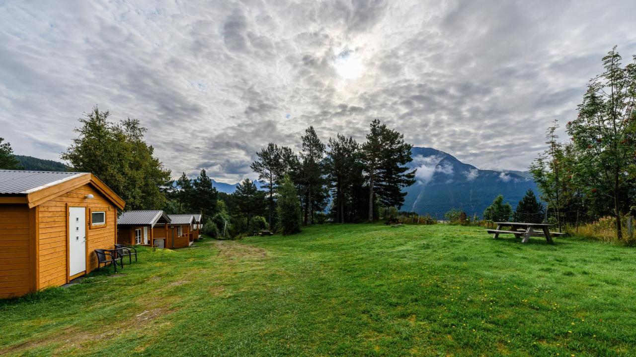 Korsbakken Camping Isfjorden Exterior foto